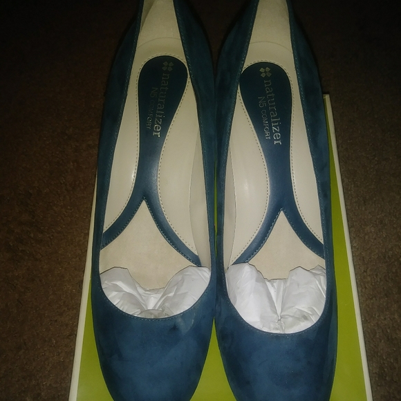 Pumps - Picture 2 of 2